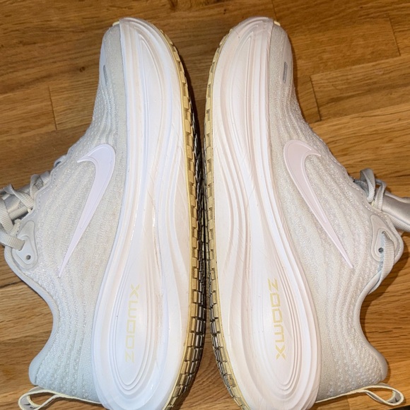 Nike Vomero Plus - Picture 3 of 8